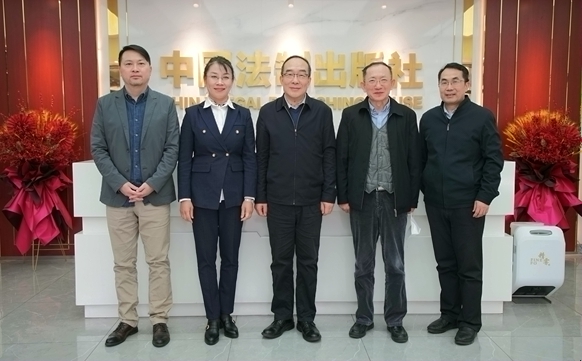 中国出版协会副理事长、中国图书评论学会会长郭义强受邀来我社授课