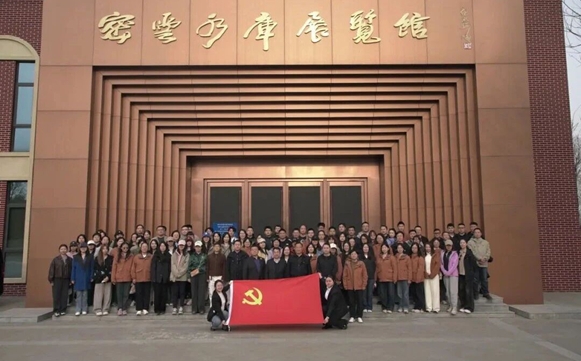 万物生发季 凝心聚力行 —— 中国法治出版社联合北京市密云区人民法院成功举办主题党日暨春季健步走活动